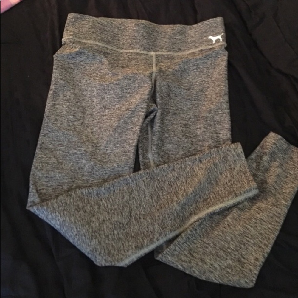 🧘‍♀️Pink Vs Yoga 🧘‍♀️ leggings! NWOT Medium